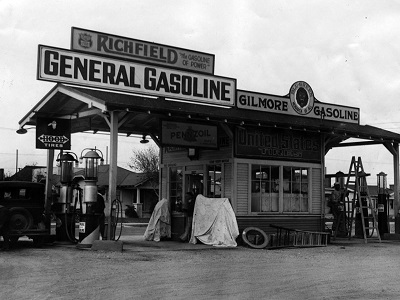 From small fuel pump to gas station design history sharing